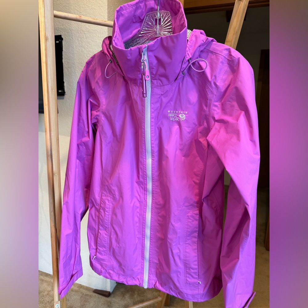 Mountain Hardware Rain Coat - Women’s M